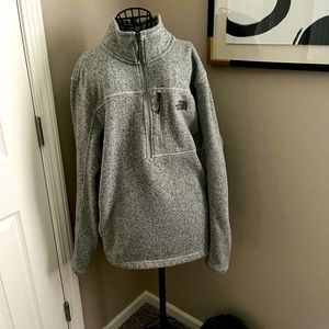 NORTH FACE!!! Heather gray pullover. Great for fall!!!